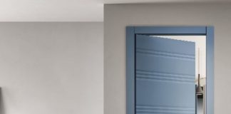 Plissè, effervescenza e dinamicità anni ’60 per esclusivo modello di pannello porta