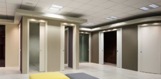 Scrigno idea soluzione per elevare isolamento acustico nelle porte scorrevoli. Anteprima a Batimat