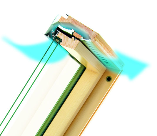Efficace sistema di ventilazione automatico integrabile nel telaio della finestra da tetto