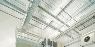 V 4015 SEL Alu R. Nuovo portone a scorrimento rapido “a prova” di ingombro