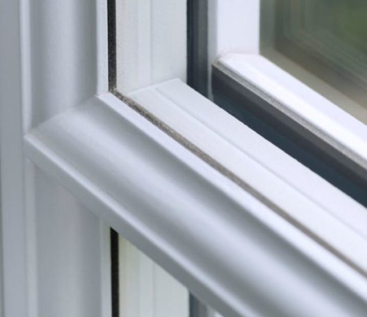 SWISSPACER amplia il proprio assortimento di inglesine in materiale isolante