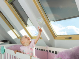 Automazione intelligente per regolare la luce in mansarda: nuova tenda AMZ Solar