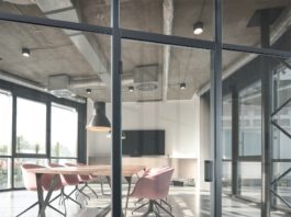 Nuovo sistema di cerniere a scomparsa TECTUS Glass : in scena le porte in vetro complanari