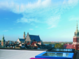 Nuovo modello F Colourline. La finestra per tetti piatti FAKRO si veste di colore (200)