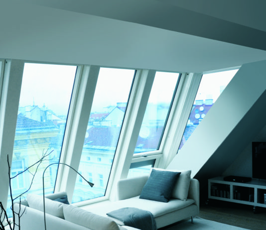 Finestra da tetto FAKRO FDY-V/U U3 : luminosità senza paragoni ( fino ad oltre 2 metri di altezza)