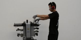 A Comall il riconoscimento del brevetto di invenzione della punzonatrice a cassetti orizzontale