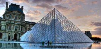 Da trent’anni 50 tonnellate di alluminio bresciano nella Piramide del Louvre (Parigi)