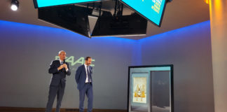 FAAC lancia sul mercato On Air, l’originale porta automatica con digital signage