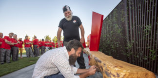 Restyling sede FerreroLegno: opera d’arte in giardino