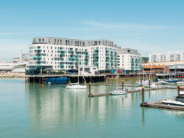 Brighton Marina, Uniform definisce affaccio dei Boardwalk Apartments