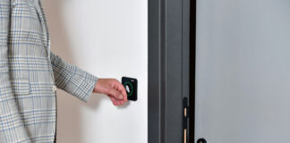 Nuovo sensore a sfioramento per aprire/chiudere porte automatiche