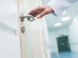 Maniglie trattate contro germi e batteri maniglie