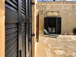 70 nuovi infissi per una tipica villa di Malta