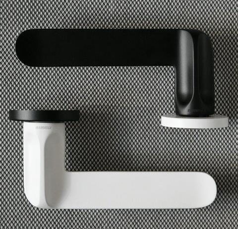 MM80, riproposizione in bianco e nero con rigoroso design