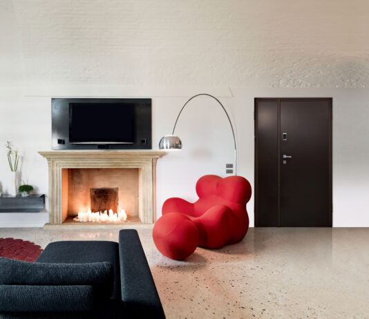 Il compromesso fra tradizione e tecnologie in una porta