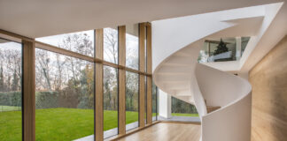 Villa Poles e i suoi tagli di luce