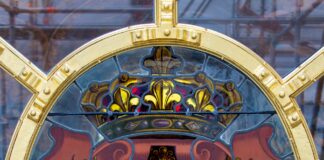 Saint-Gobain orgogliosa restauro vetrate Cappella Reale di Versailles