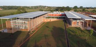 85 motori per le tende da esterno all’ospedale Emergency in Uganda