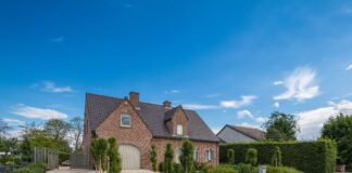 La recinzione per il giardino sicuro e a prova di privacy