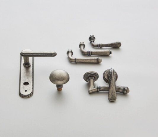 Ottone massiccio per le maniglie in stile classico