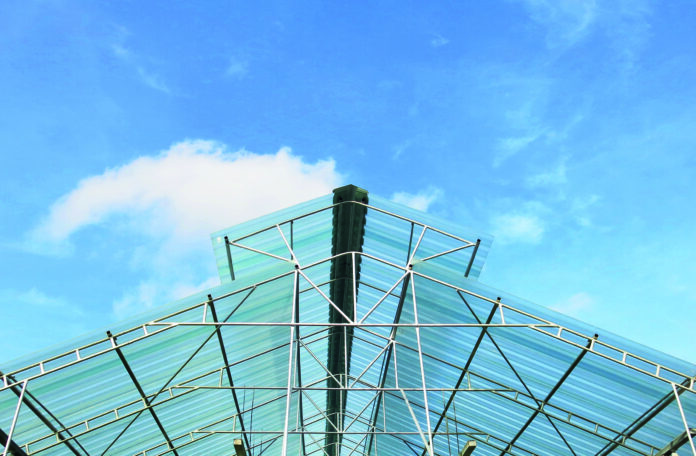 Polycarbonate,Roof,With,Metal,Construction,In,Garden.