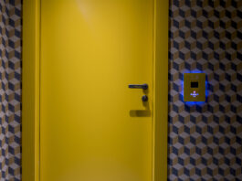 Il Demo Hotel e le sue maniglie d’autore