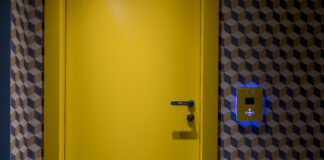 Il Demo Hotel e le sue maniglie d’autore