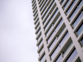 L’Antwerp Tower e le sue nuove vetrate