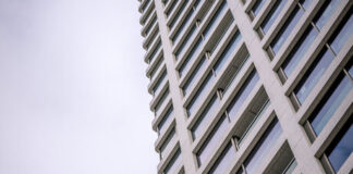 L’Antwerp Tower e le sue nuove vetrate