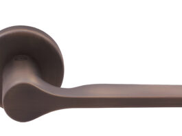 Carmen, la collezione H1062 e le sue linee minimal