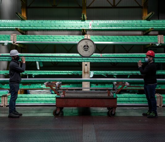 Collaborazioni eccellenti e decennali per i profili dei serramenti