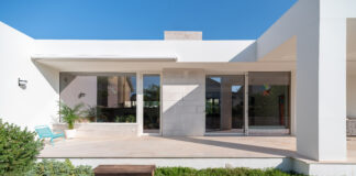 La villa Passivhaus a Benicassim e le sue finestre