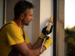 Sikaflex-11 FC Purform per il raccordo tra serramenti ed elementi murari