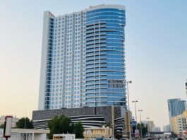 Kingston Tower ad Ajmān: facciate continue e chiusure in alluminio