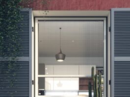 Ingegnosa zanzariera avvolgibile: no viti, no fori… no problem !