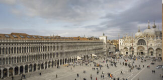 Procuratie Vecchie, Venezia: i serramenti OS275 in acciaio inox brunito