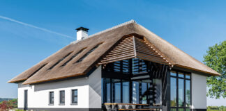 Persingen: la villa rurale e le sue nuove aperture sul tetto