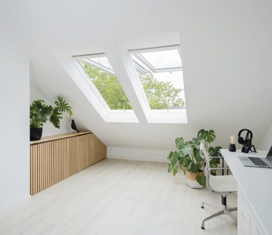 A Bolzano Fakro presenta la finestra da tetto FTP-V WiFi