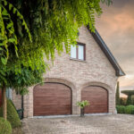 Il recupero di un garage e i suoi nuovi portoni