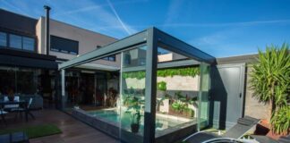 La nuova area benessere con tende a pergola ad Arroyomolinos