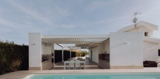 Puglia: tende a pergola per 60 mq di superficie coperta
