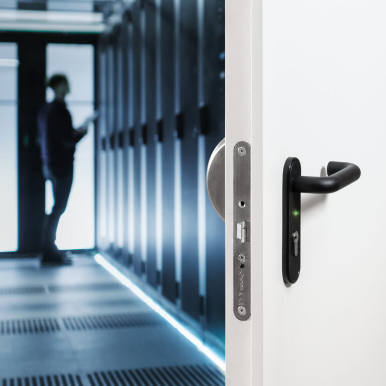 Nuova CISA Mito Sensor per porte tagliafuoco. Accesso assistito sempre garantito