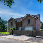 Claesen: la recinzione che circonda una villa belga