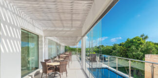 Glisse R, la vetrata panoramica con design minimale