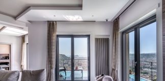 Serramenti a tutto vetro sul Golfo di Napoli