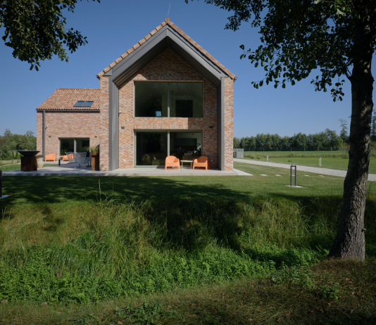 I sistemi di chiusura per una residenza nella Terra dei Mille Laghi