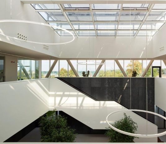 HQ PharmaNutra e le soluzioni in alluminio per facciata