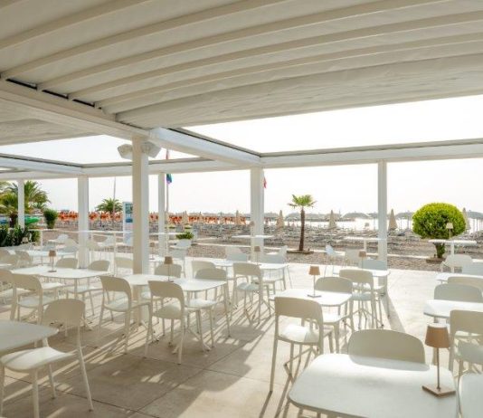 Conero: il boutique hotel e la nuova tenda a pergola
