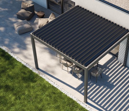 Pergoexe: la pergola bioclimatica autoportante in alluminio