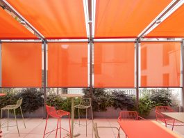 La Terrazza di Via Porlezza a Milano: le schermature solari arancioni